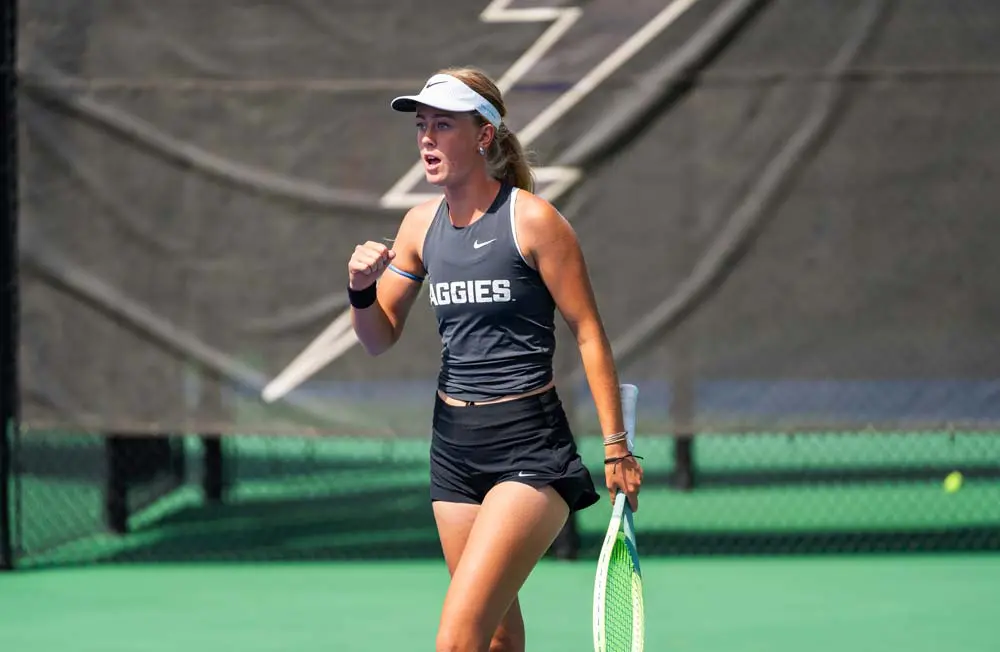 Women's tennis player on the court